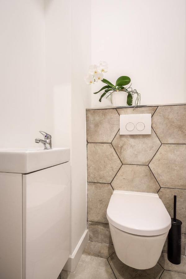 Bpr Kyanit Design With A/c Apartment Budapest